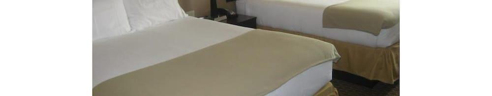 Holiday Inn Express & Suites Del Rio By Ihg Ngoại thất bức ảnh