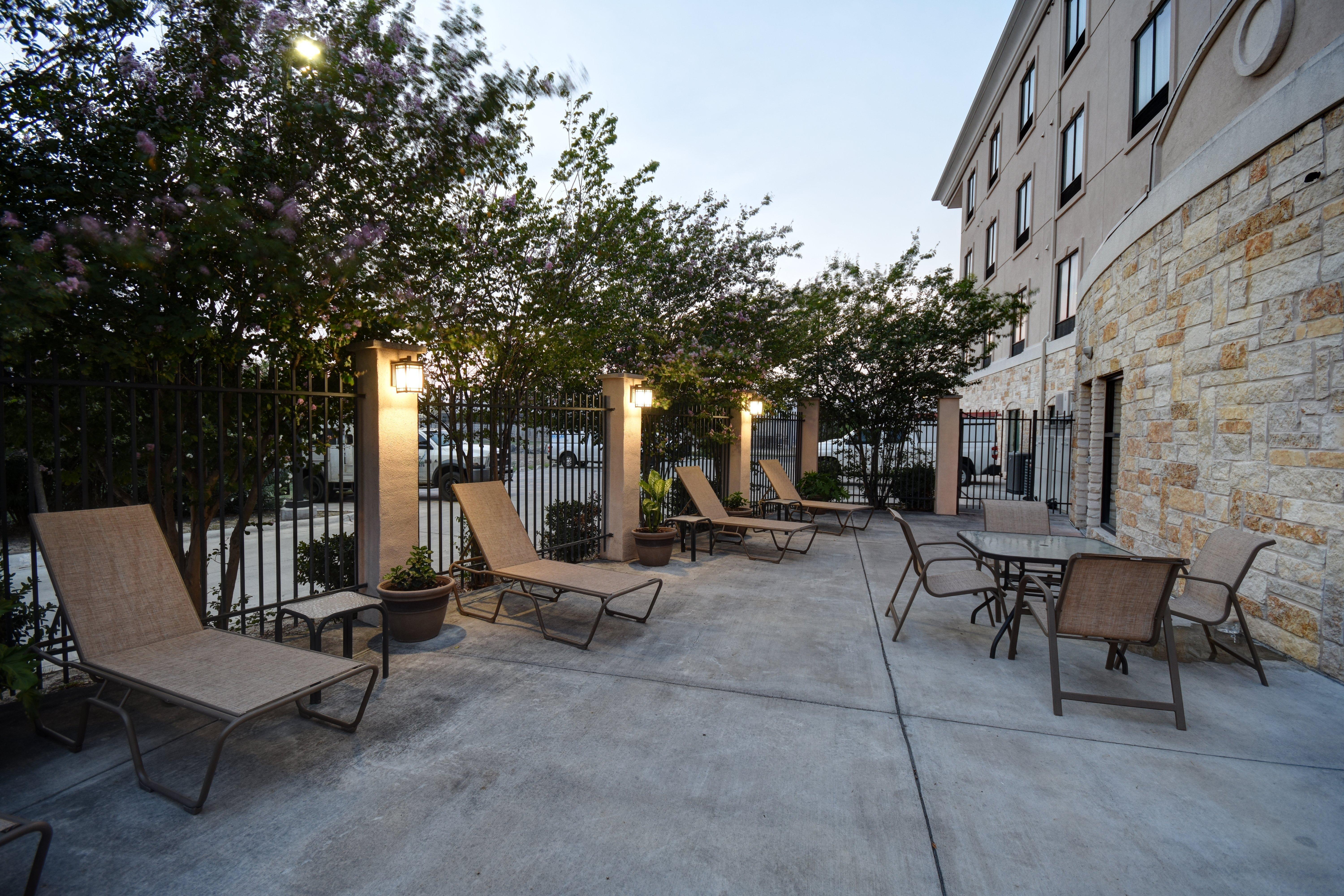 Holiday Inn Express & Suites Del Rio By Ihg Ngoại thất bức ảnh