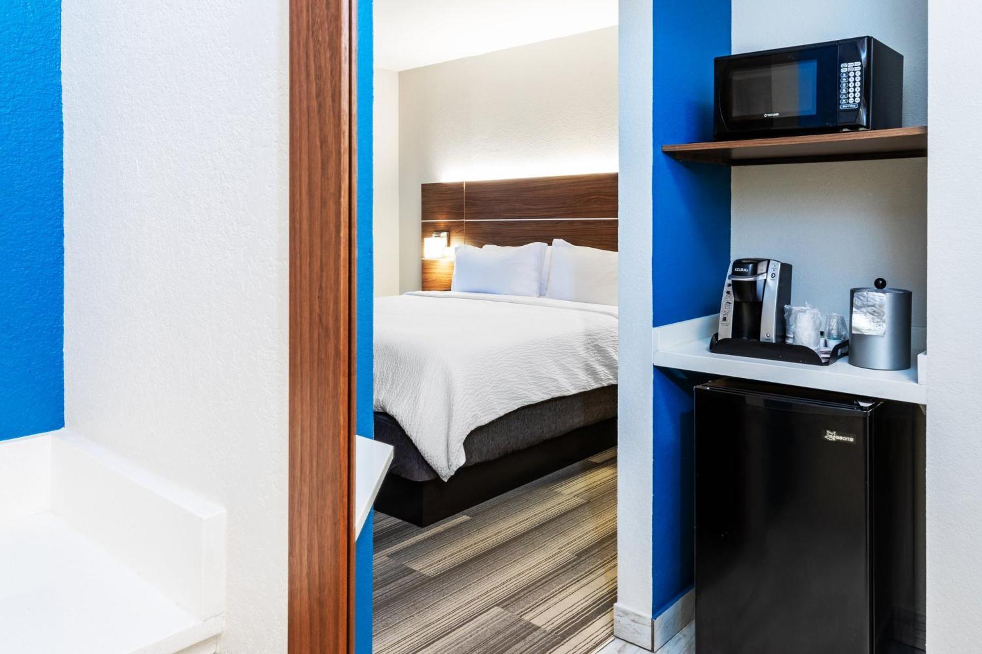 Holiday Inn Express & Suites Del Rio By Ihg Ngoại thất bức ảnh